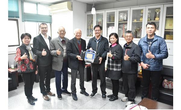 The company,Kung Long Cultural Foundation,donated a set of ZOLL X-series portable cardiac shock devices and physiological monitors to the Nantou County Government Fire Department